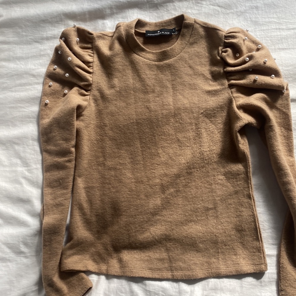 Tuckernuck Pearl Puff sleeve sweater